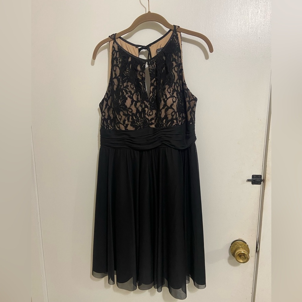 Elegant Black Lace dress size 12 P Jessica Howard